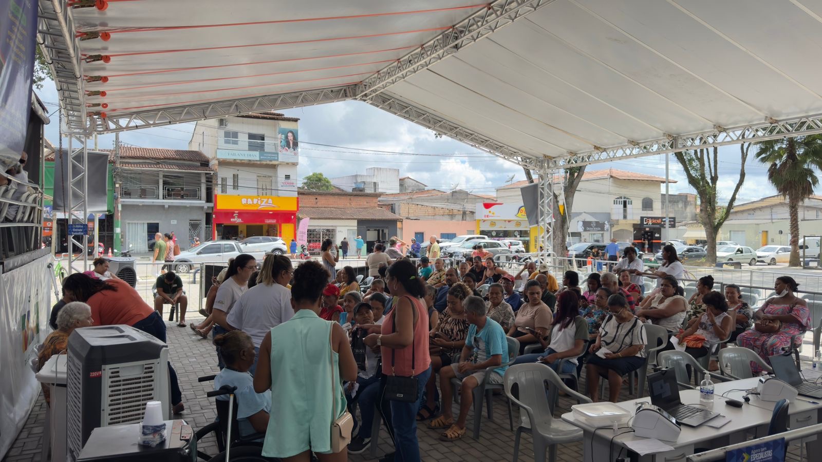 Carreta oftalmol�gica ultrapassa a marca de 5,8 mil atendimentos em Eun�polis; servi�os seguem at� 13 de mar�o