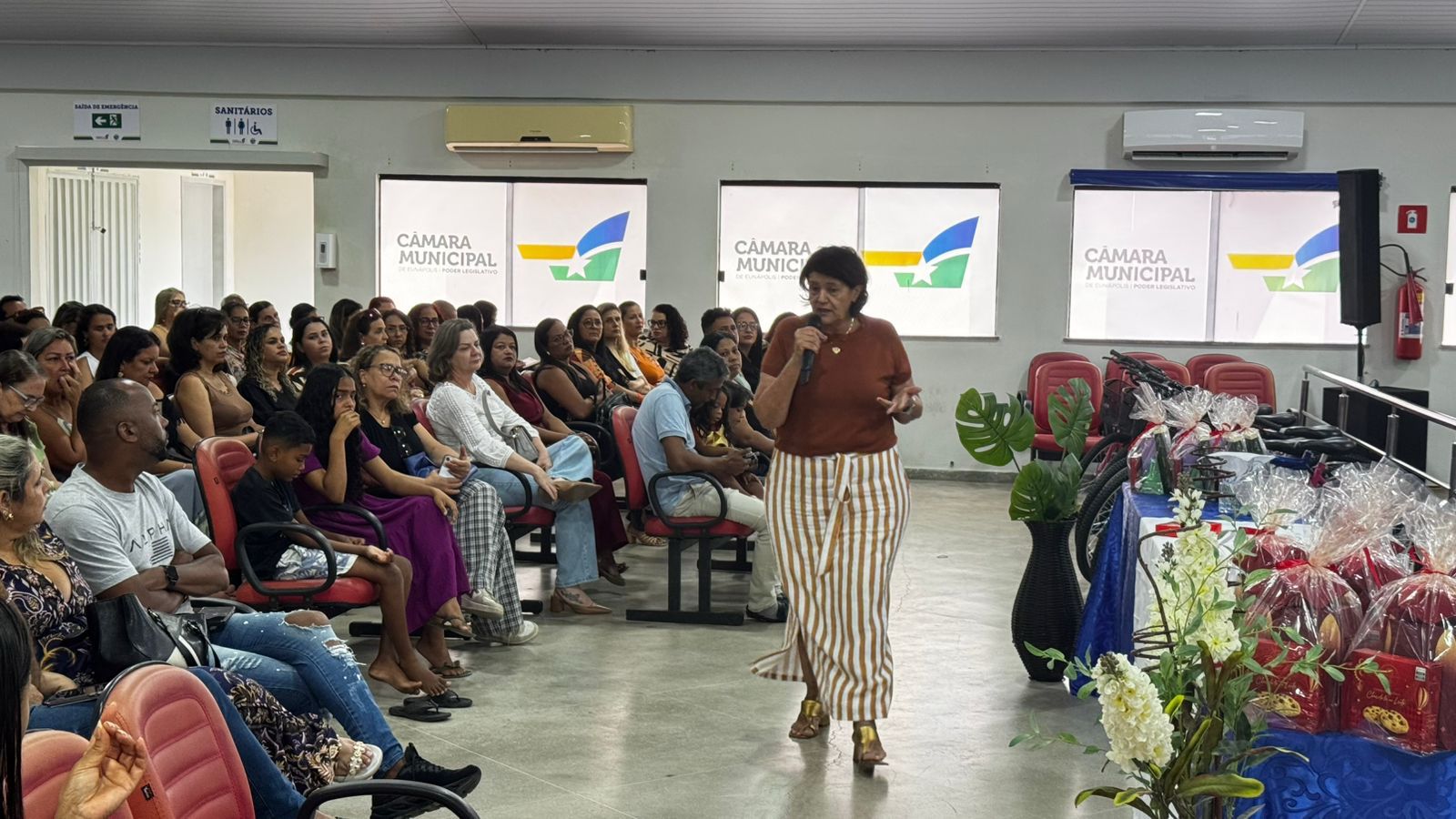 Prêmio Escola Destaque 2025 valoriza estudantes de escolas municipais de Eunápolis Prêmio Escola Destaque 2025 valoriza estudantes de escolas municipais de Eunápolis