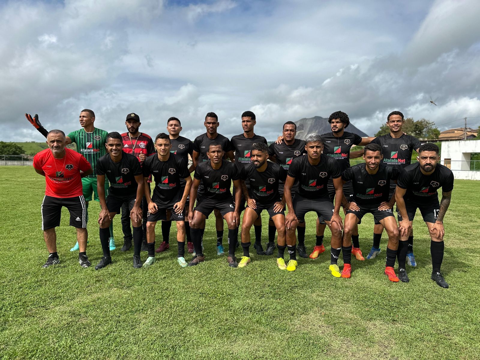 Final do campeonato municipal de futebol de Guaratinga  marcada por fortes emoes - (Foto: Divulgao)