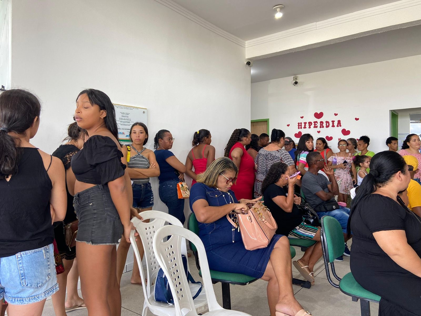 Prefeitura de Eunpolis realiza mutiro de sade com consultas e exames para moradores do Residencial Parque da Renovao - (Foto: Divulgao)
