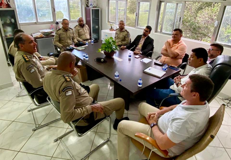 Prefeito Gandhi recebe visita institucional do Comandante do 28 BPM em Guaratinga