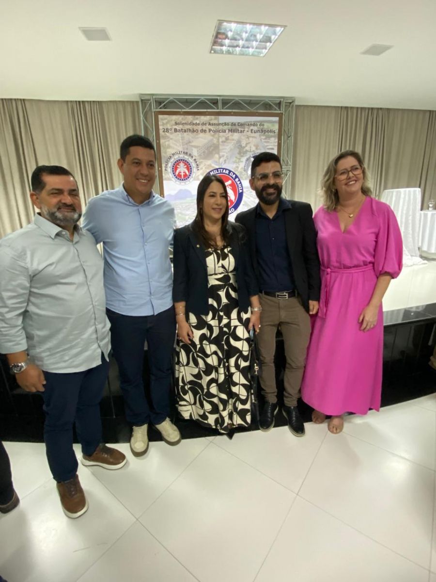 Prefeito Gandhi participa de solenidade de assuno do novo comandante do 28 BPM em Eunpolis