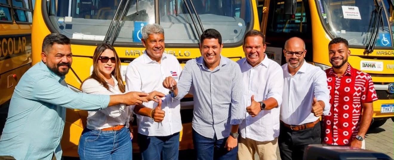 Guaratinga recebe o quinto �nibus escolar adquirido pela gest�o do prefeito Gandhi Marques