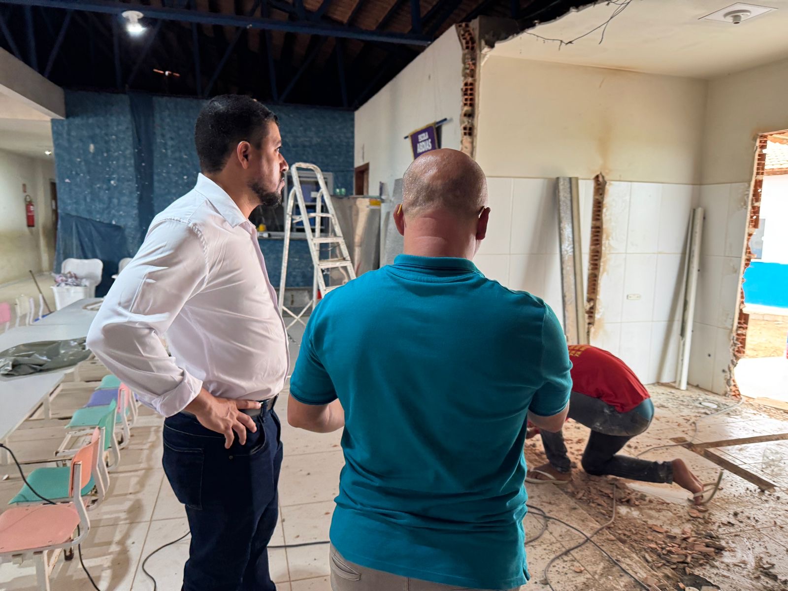 Prefeito Ricardo Flauzino acompanha reformas em escolas para in�cio do ano letivo de 2026