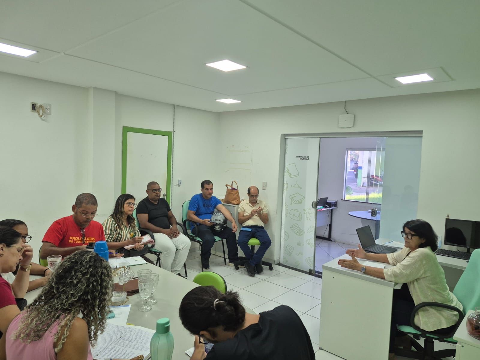 Prefeitura de Eun�polis refor�a di�logo com APLB e garante reajuste de 5,4% com pagamento retroativo aos professores