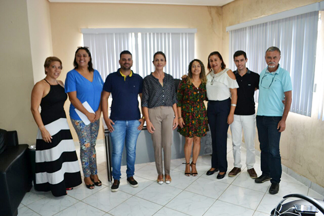 Christine Pinto com parte de sua equipe de governo. (Foto: Divulgao/Ascom)