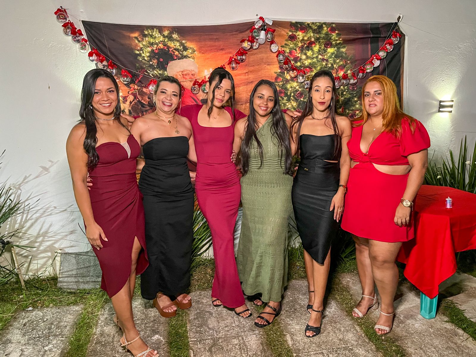 Tradi��o e uni�o marcam a Ceia de Natal da fam�lia de Pedro Motos e L�lia Ribeiro ; Veja fotos