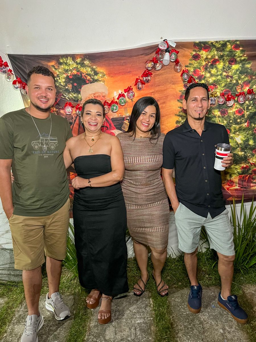 Tradi��o e uni�o marcam a Ceia de Natal da fam�lia de Pedro Motos e L�lia Ribeiro ; Veja fotos