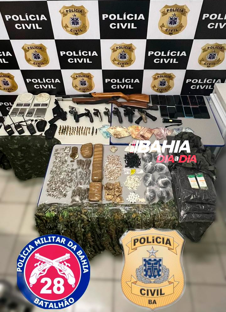 Drogas e armas so apreendidas durante Operao Desarticula em Itabela. (Foto: Divulgao)