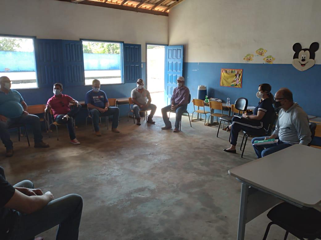 Prefeito de Belmonte, Bebeto Gama, participou de uma reunio com representantes das empresas do ramo de minerao. (Foto: Divulgao)