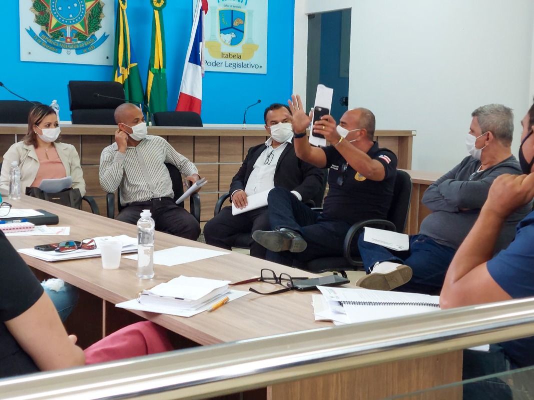 Segurana pblica de Itabela  discutida em reunio na Cmara de Vereadores. (Foto: Divulgao)
