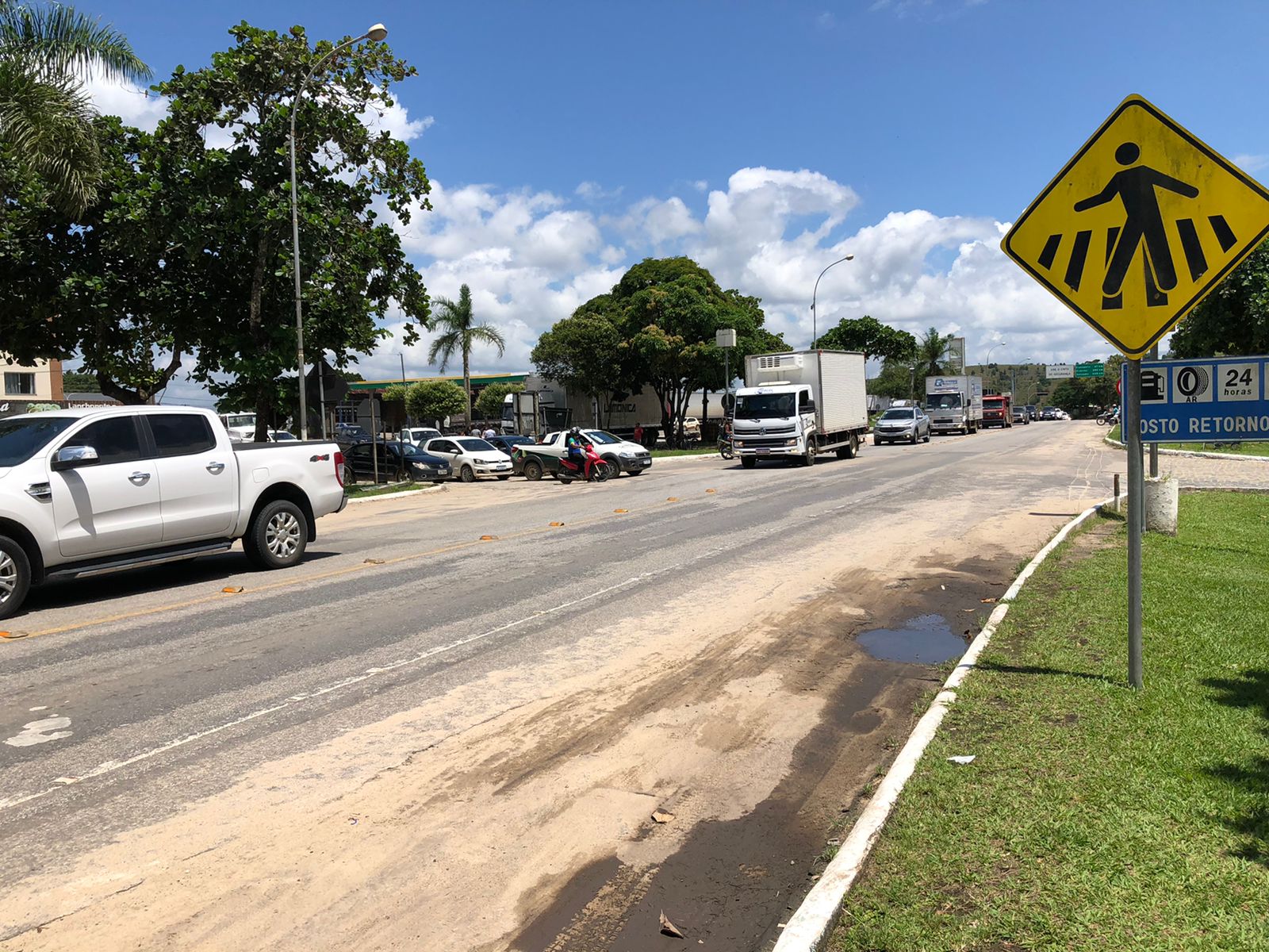 Trevo de Itabela com alto tráfego de veículos e pedestres não possui sinalização eficiente. (Foto: Divulgação)
