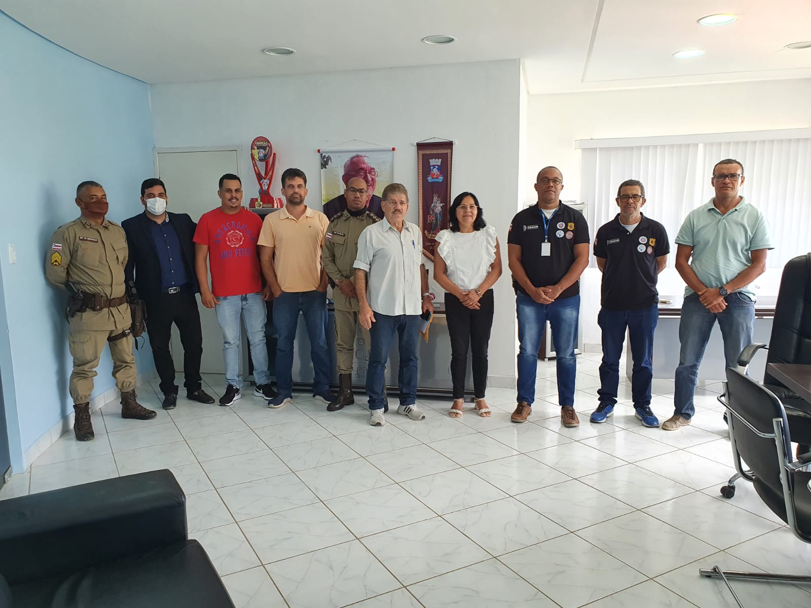 Reunio discute instalao de cmeras de segurana e monitoramento em Guaratinga. (Foto: Divulgao)