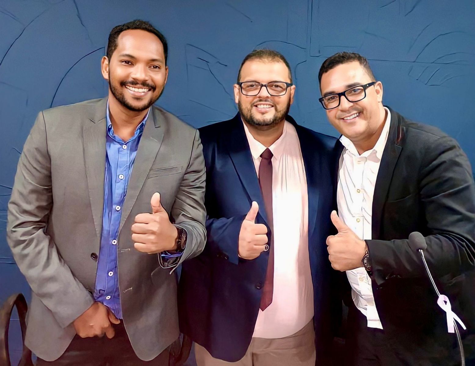 Presidente da Cmara de Itabela, Lukinho Eugnio, juntamente com o Presidente da Cmara de Itagimirim, Marcio Carvalho, e o Prefeito Luizinho. (Foto: Divulgao)