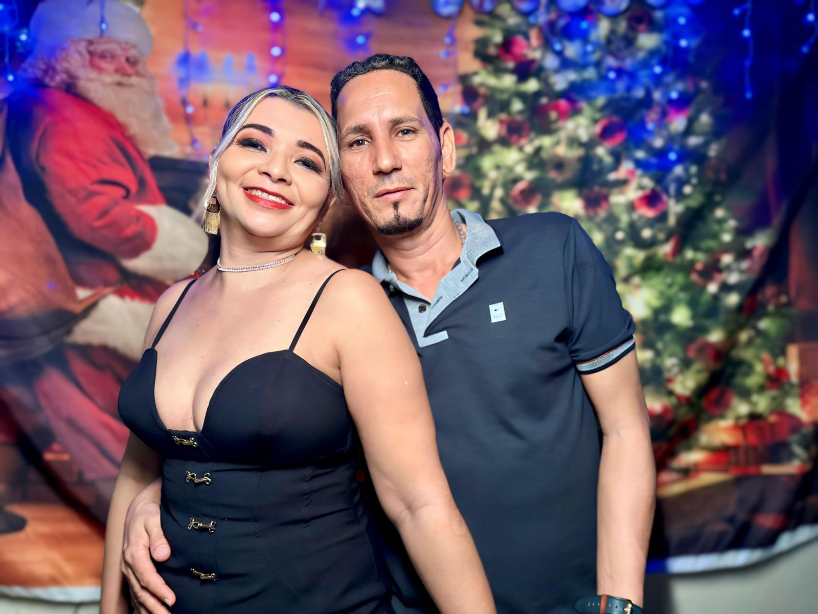 Casal Pedro e Lilia recebem equipe, amigos e familiares na ceia de Natal. (Foto: Alex Gonalves/BA