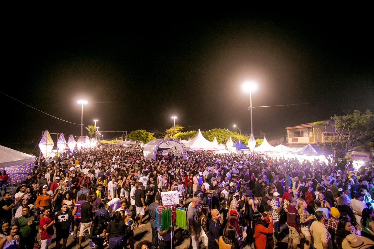 Primeira noite do Tonh�o foi um grande sucesso ao som de Mano Walter, Ra� Saia Rodada e Matruz com Leite . (Foto: DIvulga��o)