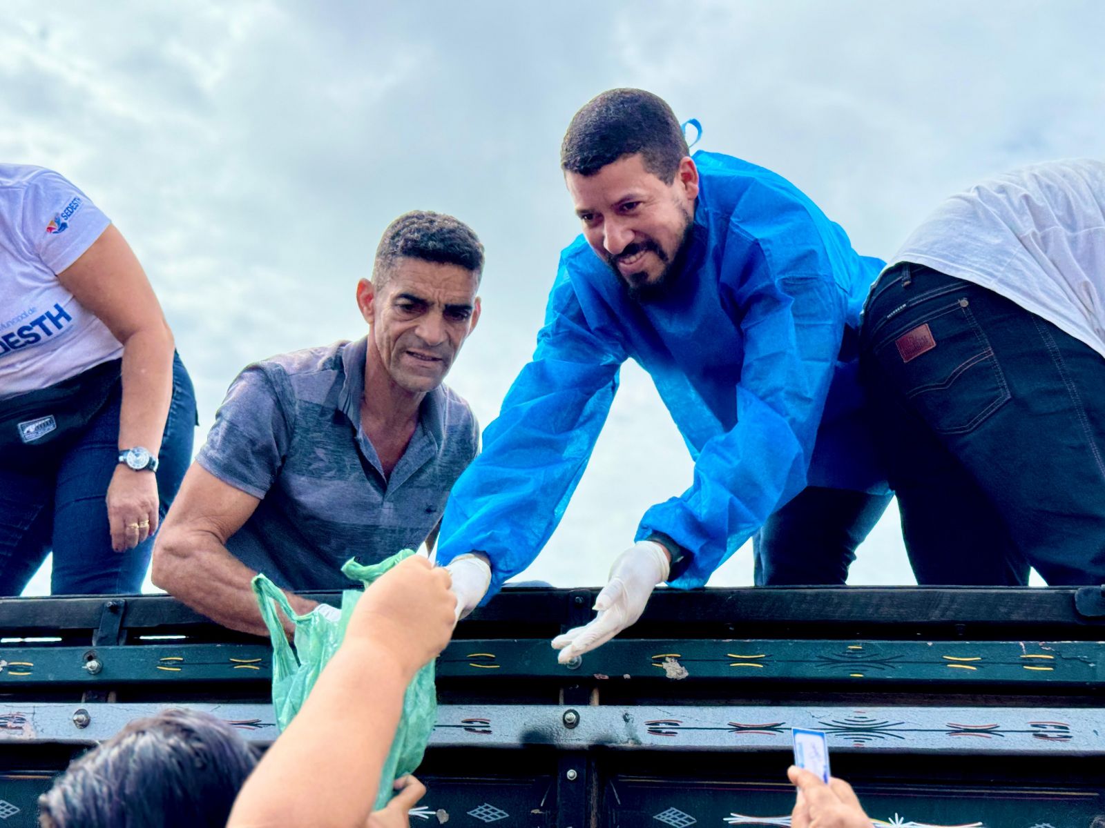Prefeitura de Itabela realiza entrega de 6 toneladas de peixes e beneficia famlias na Semana Santa. (Foto: Divulgao)