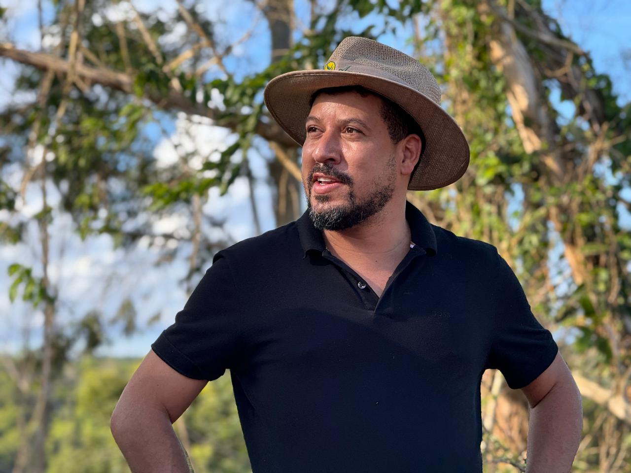 Prefeitura avan�a com patrolamento e cascalhamento de estrada vicinal entre Itabela e o distrito do Queimado