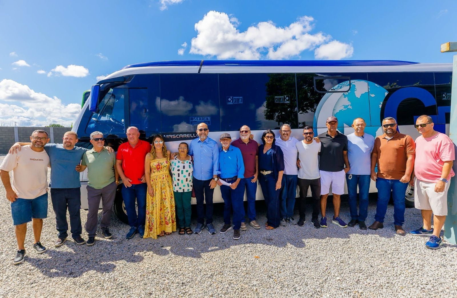 Prefeitura de Eun�polis retoma transporte coletivo com nova frota, passagem a 3 reais e tecnologia in�dita