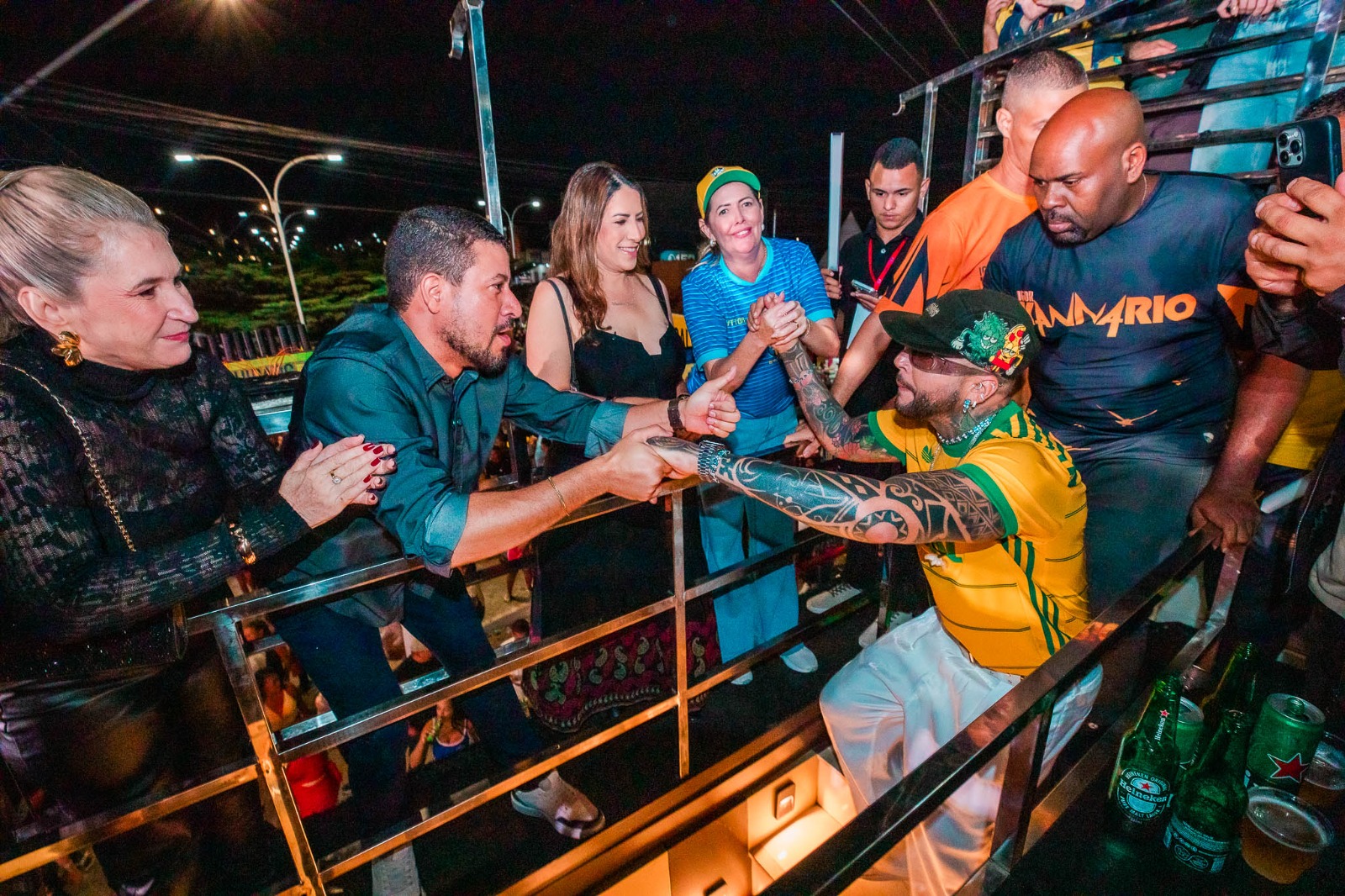 Prefeito Flauzino, ao lado da deputada Cláudia Oliveira, prestigia shows que marcaram os 37 anos de Itabela Prefeito Flauzino, ao lado da deputada Cláudia Oliveira, prestigia shows que marcaram os 37 anos de Itabela