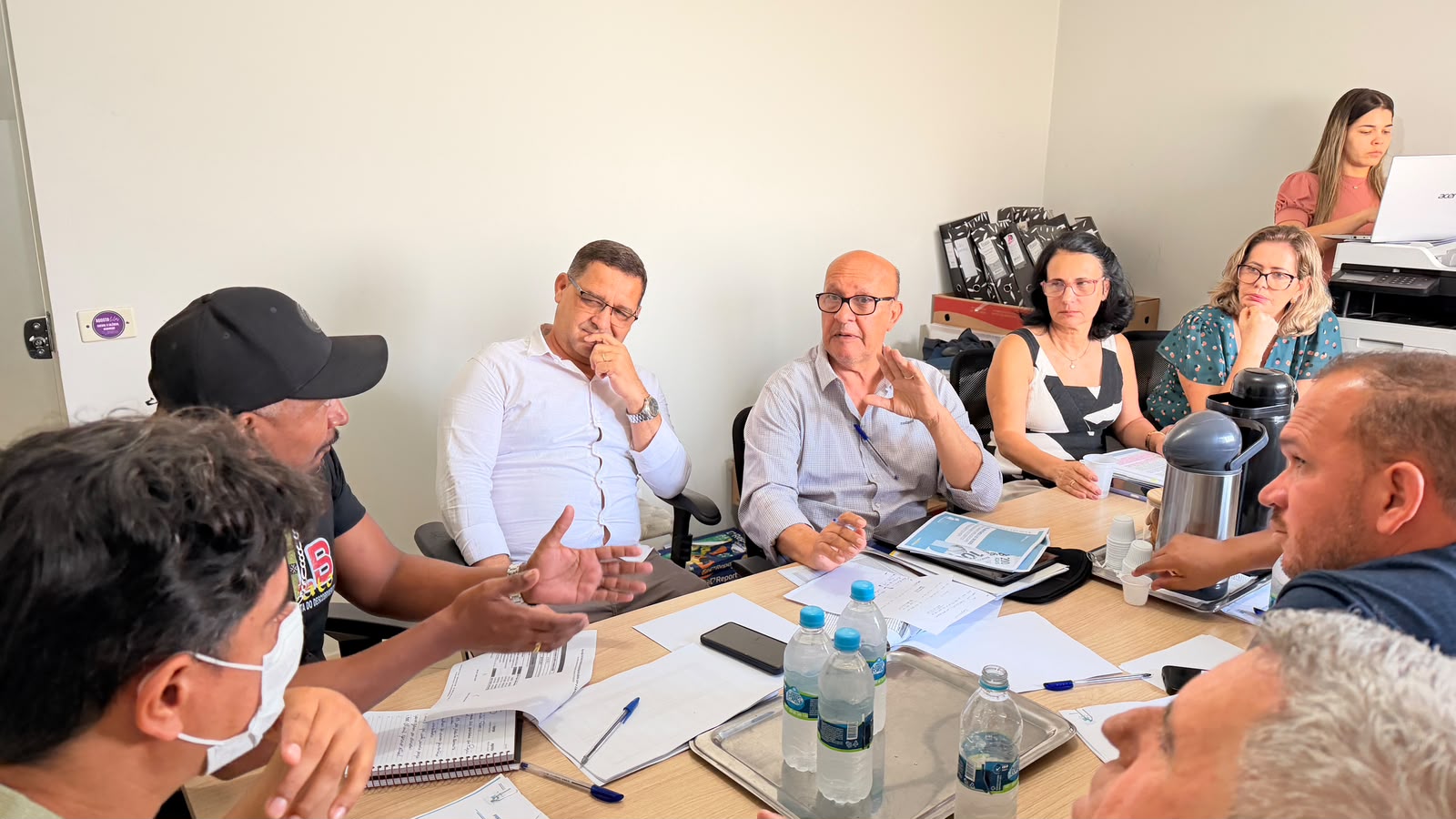Projeto foi discutido durante uma reunião na Câmara Municipal de Itabela. (Foto: Ascom) Projeto foi discutido durante uma reunião na Câmara Municipal de Itabela. (Foto: Ascom)
