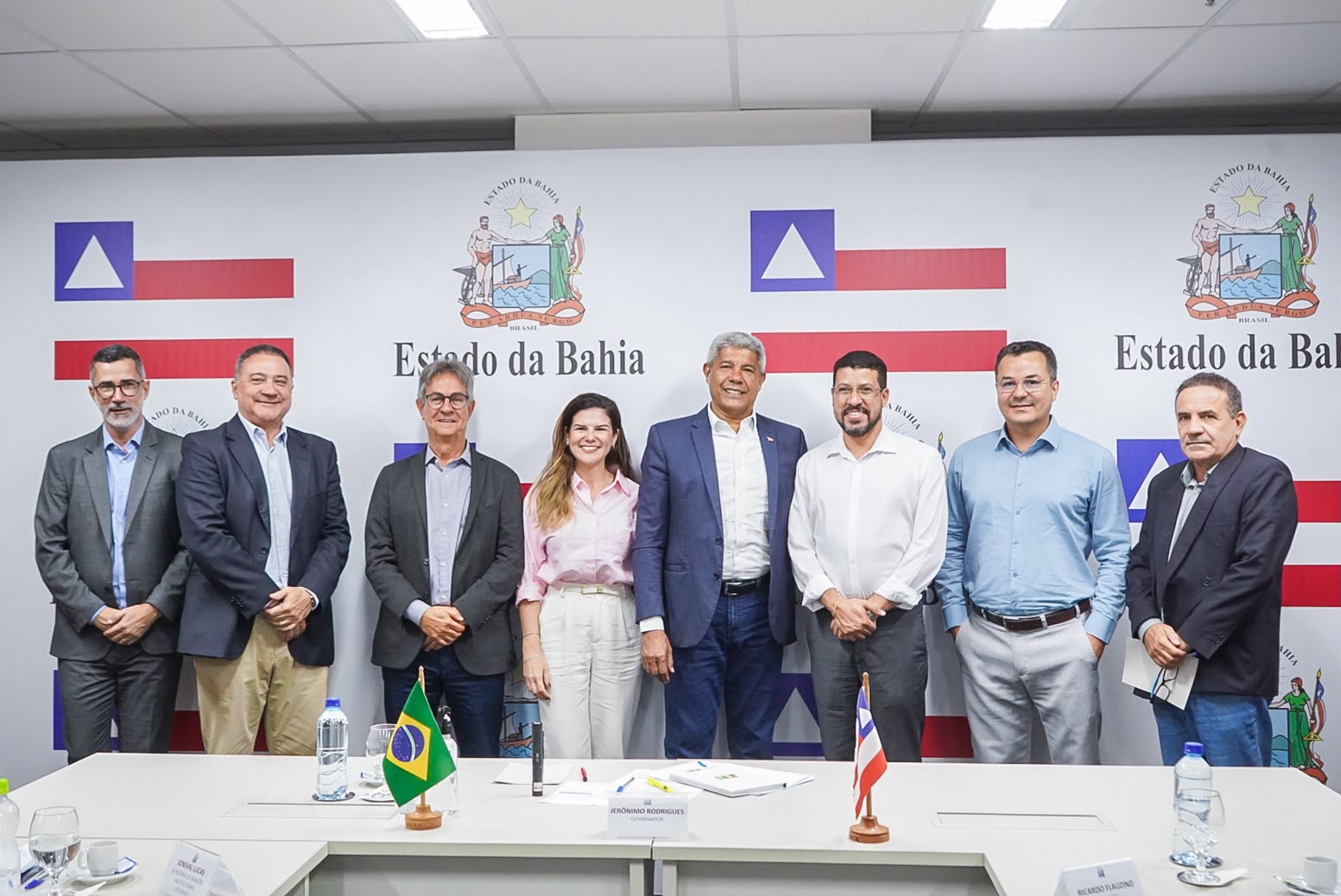 Em Salvador, prefeito Flauzino cumpre agenda com governador Jerônimo e garante avanços para Itabela. (Foto: Divulgação) Em Salvador, prefeito Flauzino cumpre agenda com governador Jerônimo e garante avanços para Itabela. (Foto: Divulgação)