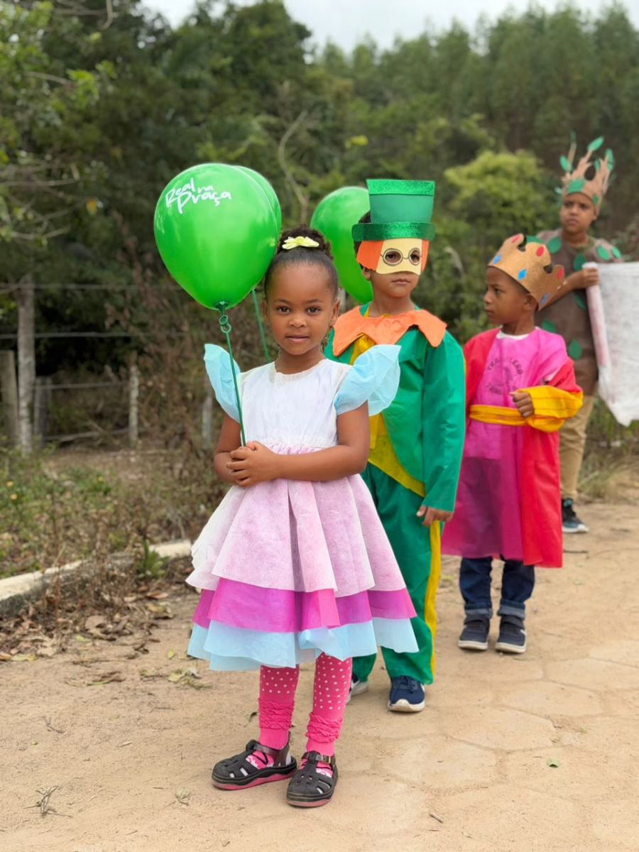 Escola do Campo Frutos da Terra celebra Independ�ncia com desfile c�vico e encanta p�blico