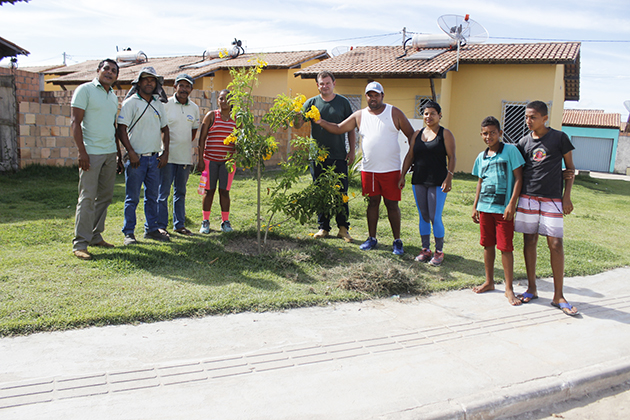 Ao da secretaria de meio Ambiente, replantou novas especieis de arvores no local. (Foto: Divulgao/Ascom) 