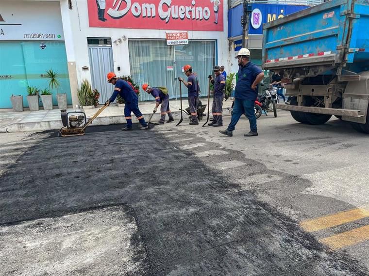 Prefeitura de Eunpolis intensifica operao tapa-buracos para melhorar qualidade das vias - (Foto: Divulgao)
