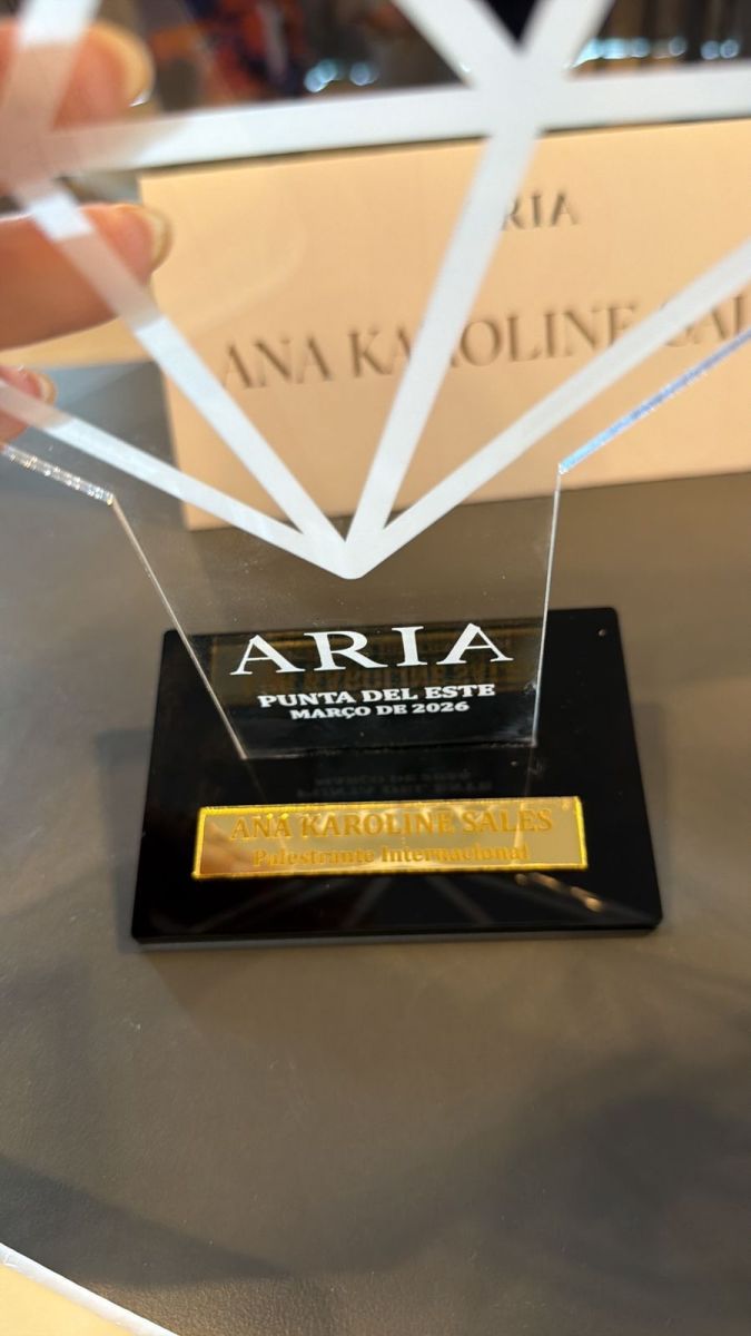 REPRESENANDO ITABELA :  Ana Karoline Sales ministra palestra sobre regulariza��o de im�veis rurais em evento internacional no Uruguai