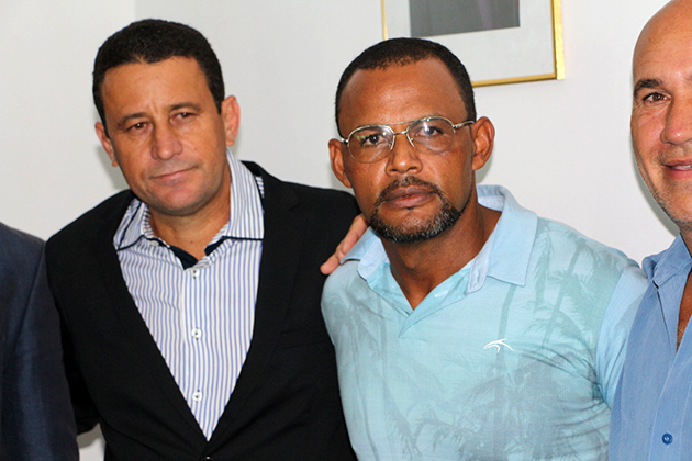 Prefeito empossado e o presidente da Cmara, Paulo Brasil. (Foto: Paulo Barbosa/Rota51)