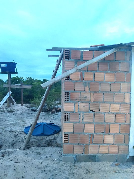 Suspeito usou escada para invadir casa onde Maria dormia (Foto: Acervo pessoal)