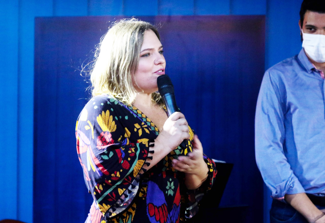 Gestora de Cultura, Eliane Dann durante pronunciamento no festival. (Foto: Divulgao)