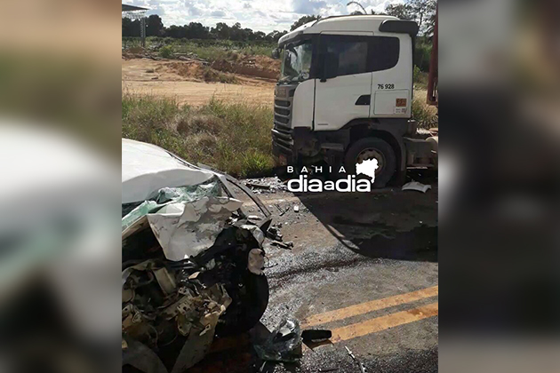 Dois veculos se envolveram no acidente (Foto: Reproduo/ Whatsapp)