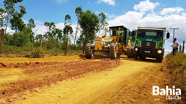 Quase 70% das estradas vicinais do municpio j foram recuperadas. (Foto: Alex Gonalves/BAHIA DIA A DIA)