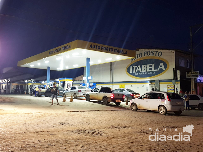 Auto Posto Itabela  recebeu 15 mil litros de etanol nesta quarta. (Foto: Alex Gonalves/BAHIA DIA A DIA)