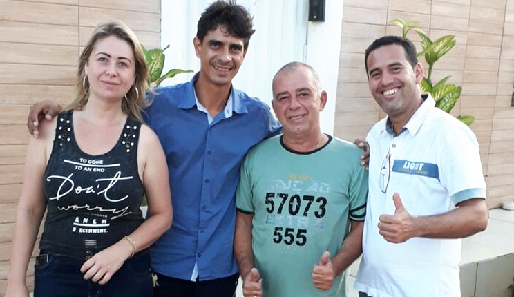 Rony Charles e sua Irm Alexandra, ao lado dos vereadores, Alex da Pax e Giancarlos. (Foto: Divulgao)