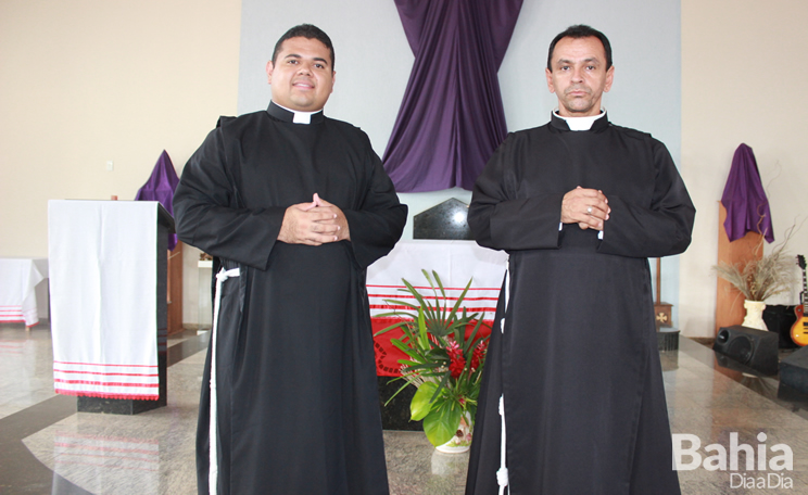 Frei Marcos Antnio e Frei Jos Nemzio iro conduzir as programaes da Semana Santa da Igreja Nossa Senhora Aparecida. (Foto: Alex Gonalves/Bahia Dia a Dia)