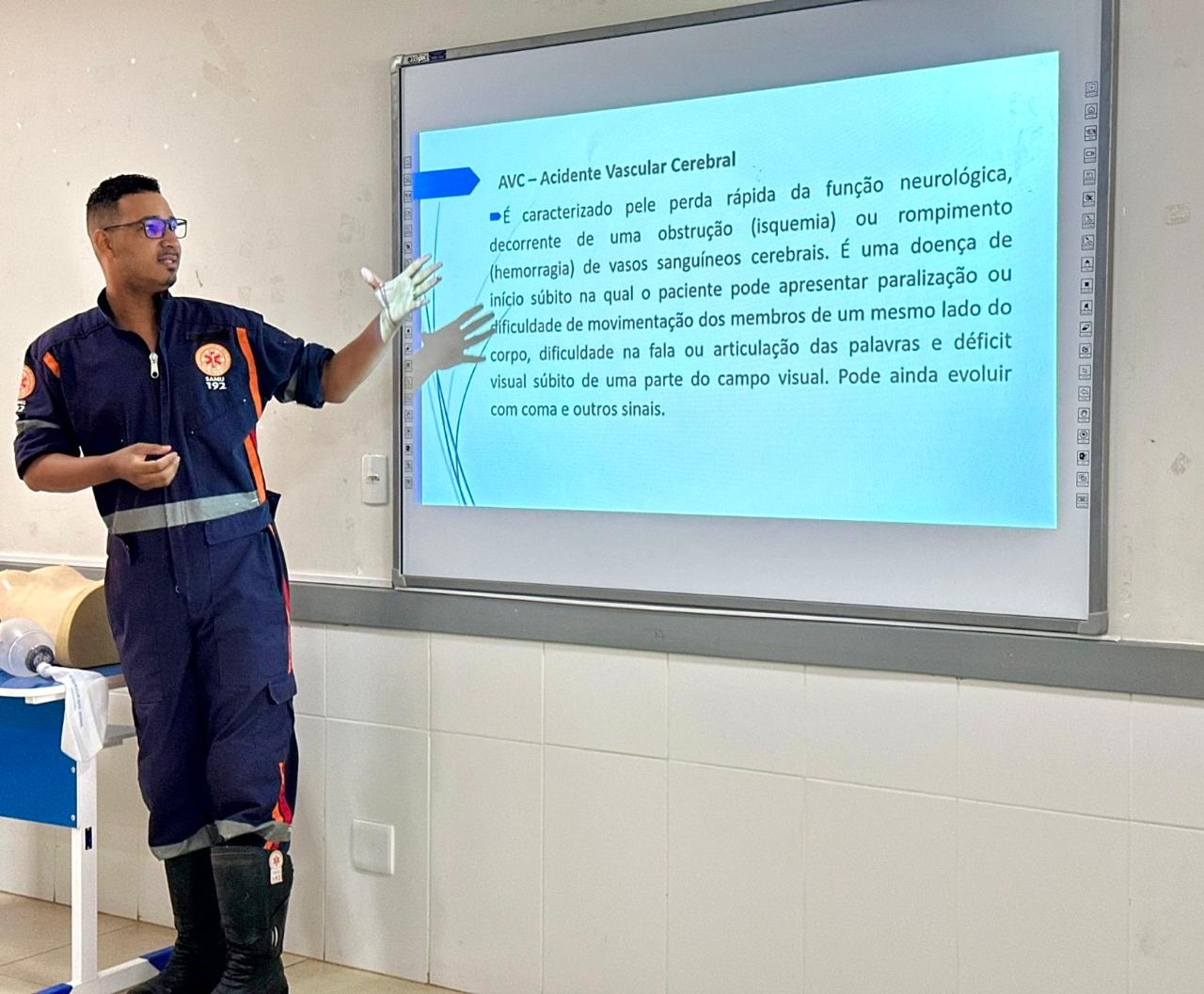 Agentes de sade e combate s endemias recebem capacitao em primeiros socorros em Itabela
