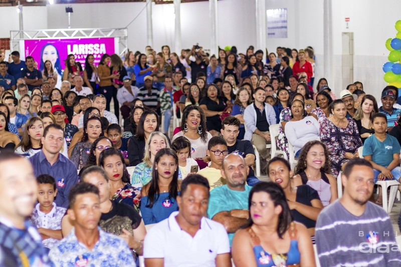 Pblico lotou o espao para prestigiar a plenria da candidata a deputada estadual. (Foto: Orasta)