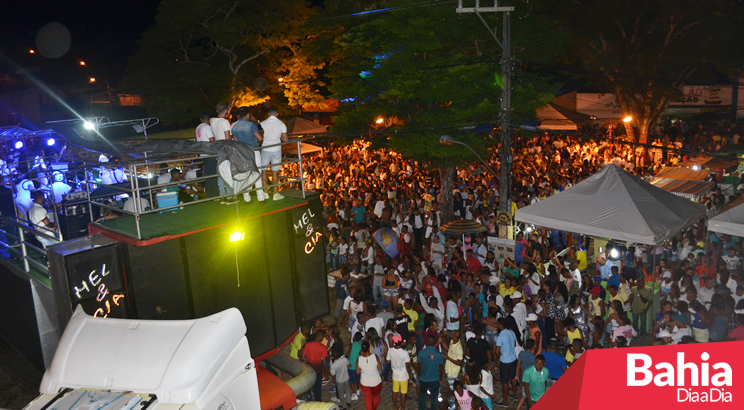 Sinho Ferrary agitou o rveillon  de So Jos da Vitoria. (Foto: Alex Barbosa)