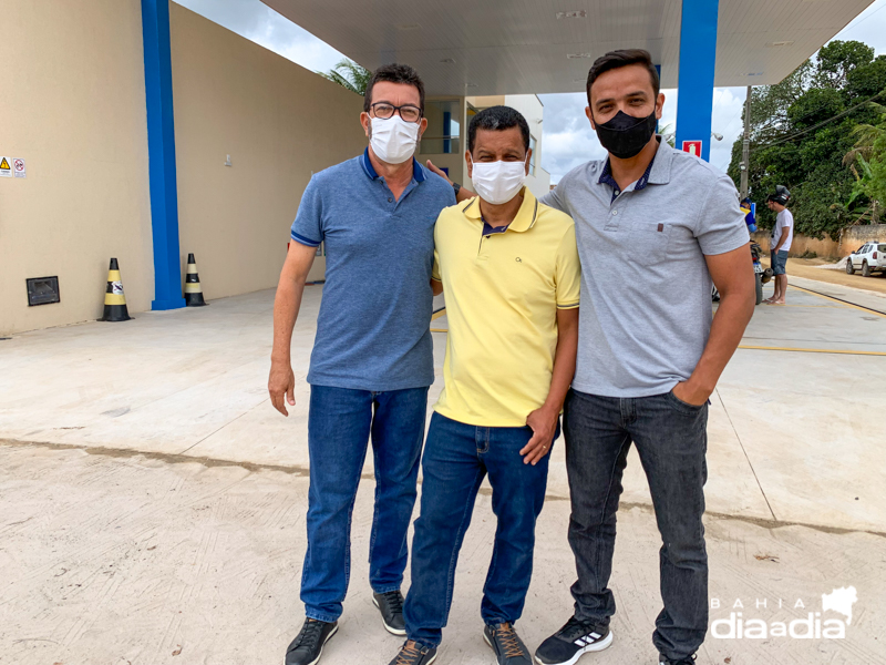 Fernando, Henzo e Patric durante a inaugurao do Posto Samaritano. (Foto: Alex Gonalves/BAHIA DIA A DIA)