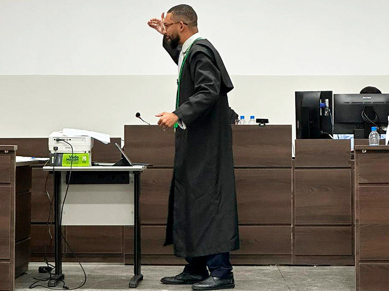 O advogado criminalista Thallis Franco durante sua participao no jri realizado no Frum de Itabela. (Foto: Divulgao)